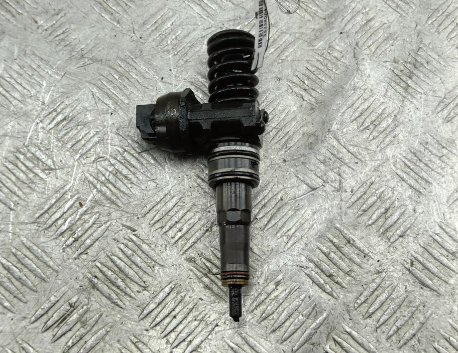 форсунка Volkswagen Passat B6 2007, 2.0 л., дизель, МКПП, синий, универсал, 0414720312, 038130073BG