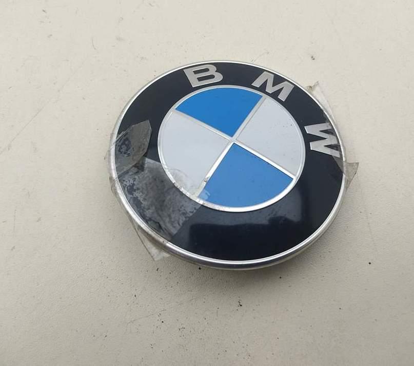 эмблема BMW 3 E36 1996, 1.6 л., бензин, МКПП, зелёный, хетчбэк 3 дв., 8132375 - фото №1