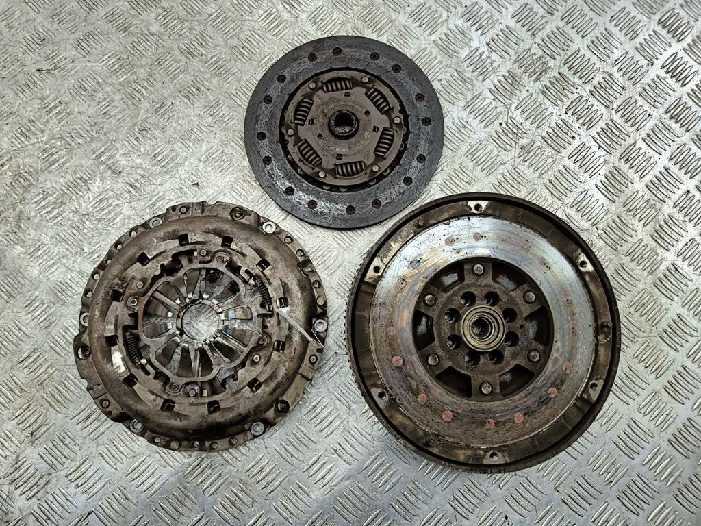 маховик Audi A6 C5 2004, 2.5 л., дизель, МКПП, синий, универсал, 059105266E