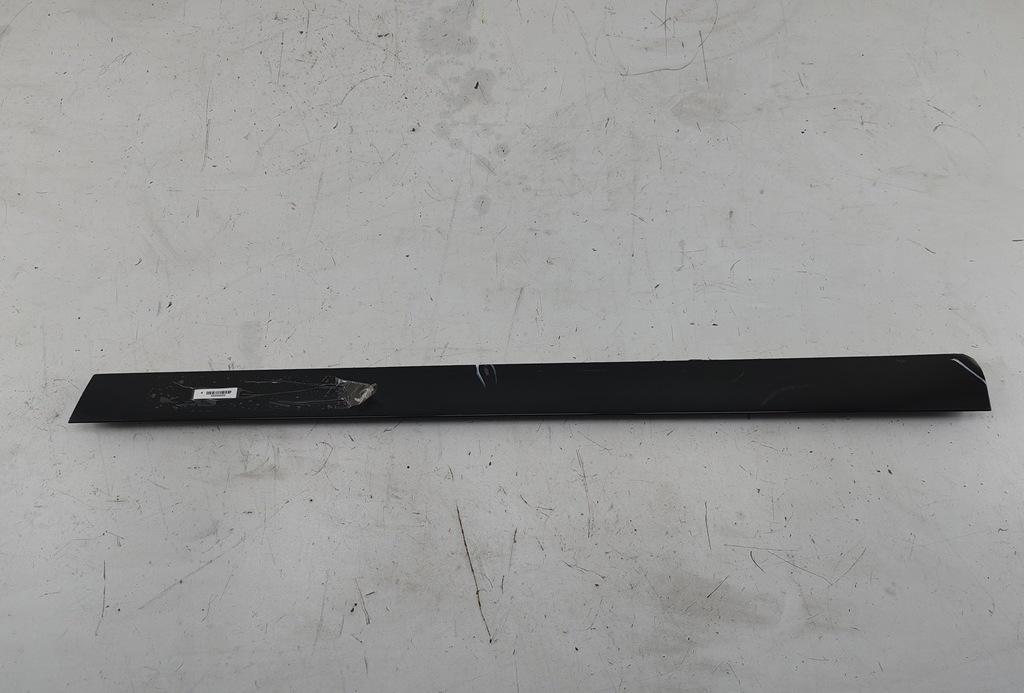 молдинг двери передней правой Audi A6 C6 2006, 2.7 л., дизель, АКПП, чёрный, универсал