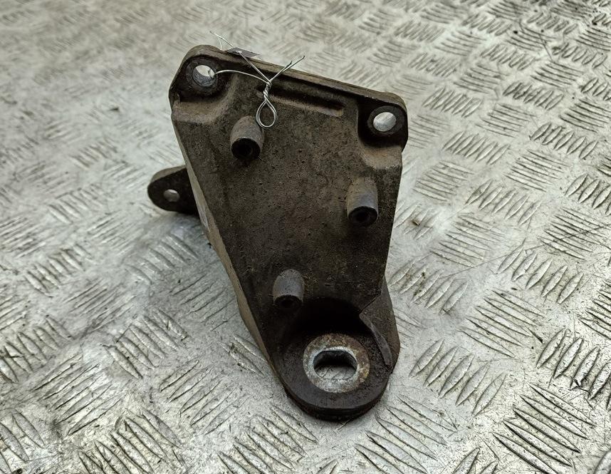 кронштейн КПП Audi A6 C5 2004, 2.5 л., дизель, МКПП, синий, универсал, 8D0399114AH
