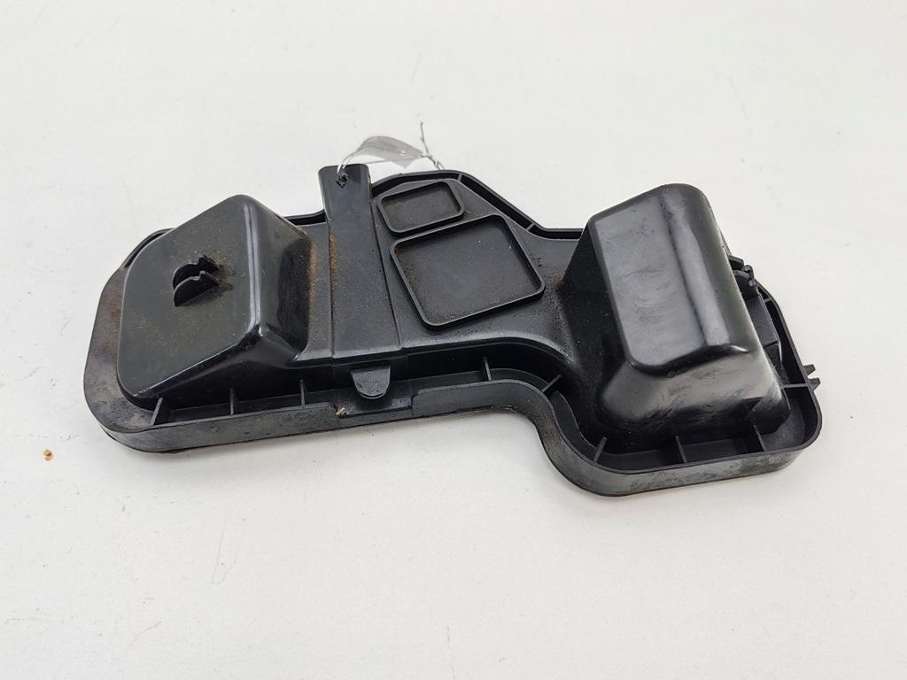 крышка фары Audi A6 C5 2003, 2.4 л., бензин, АКПП, серый, универсал, 301411102L