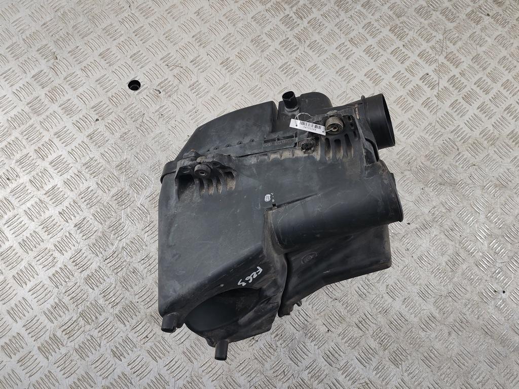 корпус воздушного фильтра Honda CR-V 2003, 2.0 л., бензин, МКПП, серый, внедорожник 5 дв.