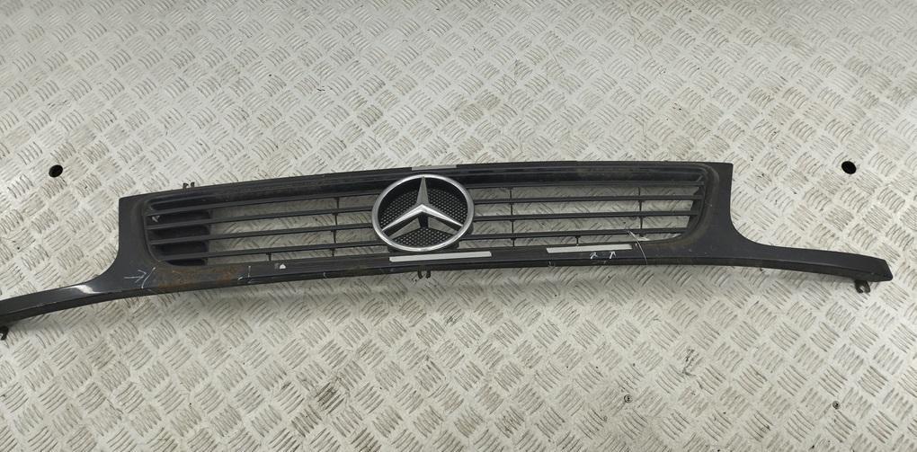 решетка радиатора Mercedes-Benz Vito 2001, чёрный, микроавтобус, 6388880515