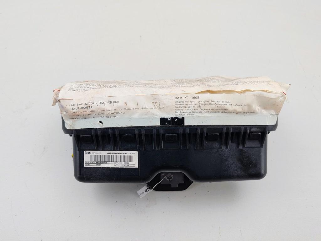 подушка безопасности пассажира Fiat Grande Punto 2009, 1.2 л., бензин, МКПП, красный, хетчбэк 3 дв.