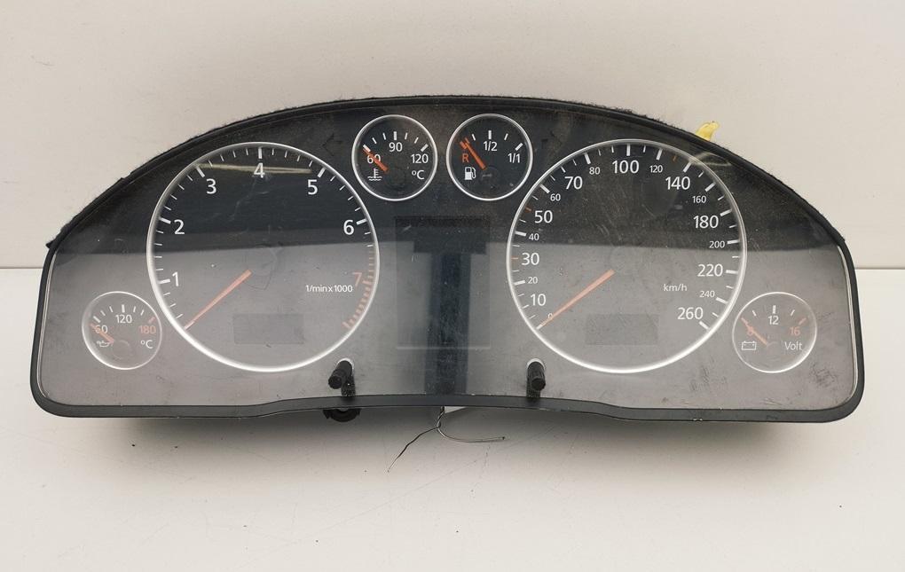 приборная панель Audi A6 C5 2002, 3.0 л., бензин, АКПП, серый, седан, 110080128