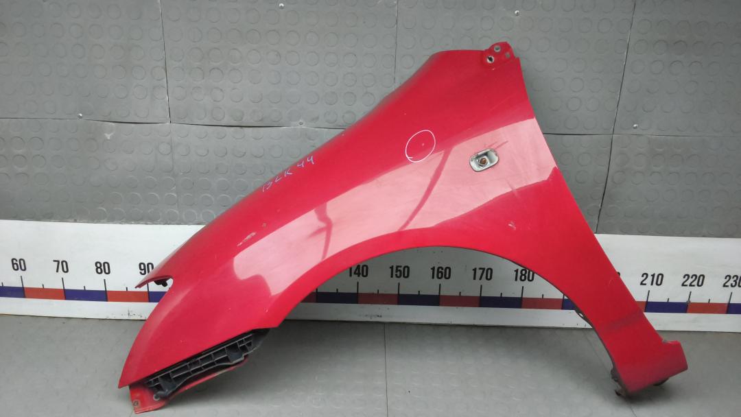 крыло переднее левое Toyota Corolla 2004, 1.4 л., бензин, МКПП, хетчбэк 5 дв.