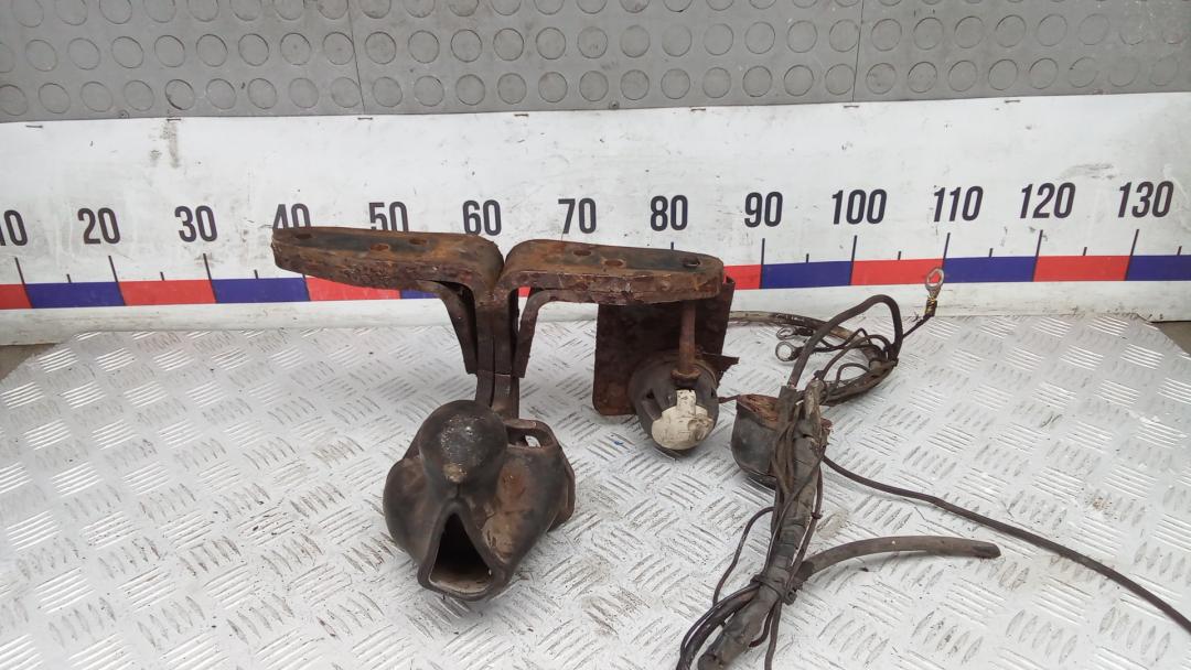 прицепное устройство (фаркоп) Nissan Pathfinder 2009, 2.5 л., дизель, АКПП, внедорожник 5 дв.