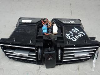 кнопка аварийной сигнализации Mercedes-Benz E-Класс 2011, 3.0 л., E350	CDI, дизель, АКПП, седан