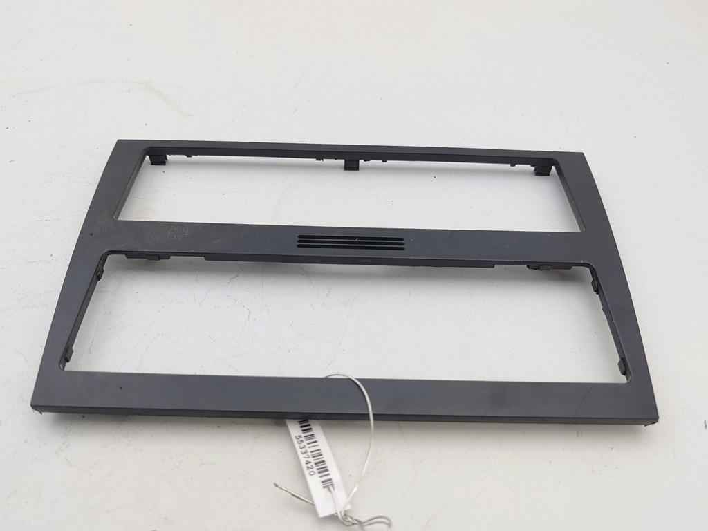 рамка под магнитолу Audi A4 B5 2001, 1.9 л., дизель, МКПП, чёрный, универсал, 8D0863263A - фото №1