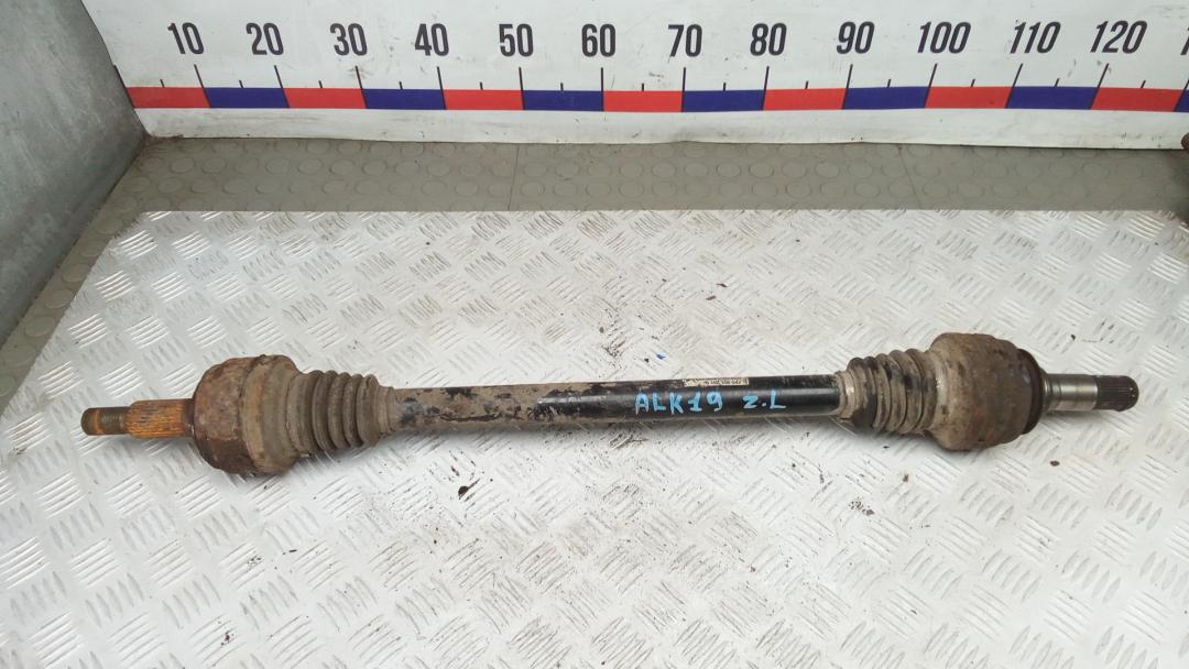 полуось задняя (приводной вал, ШРУС) Volkswagen Touareg 2011, 3.0 л., V6 TDI, дизель, АКПП, внедорожник 5 дв.