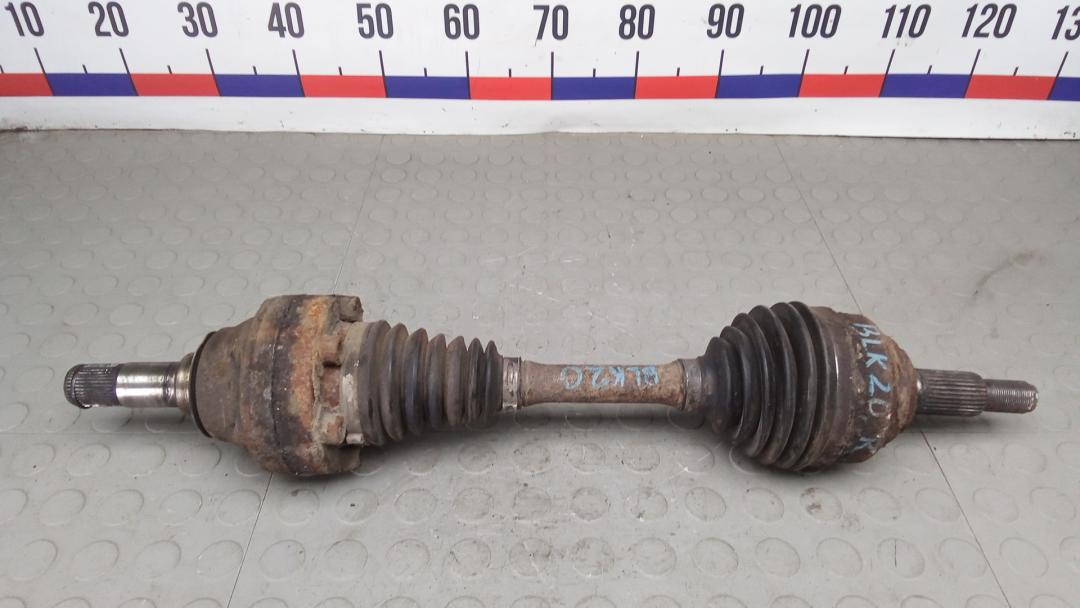 полуось передняя левая (приводной вал, ШРУС) Audi Q7 2007, 4.2 л., дизель, АКПП, внедорожник 5 дв.