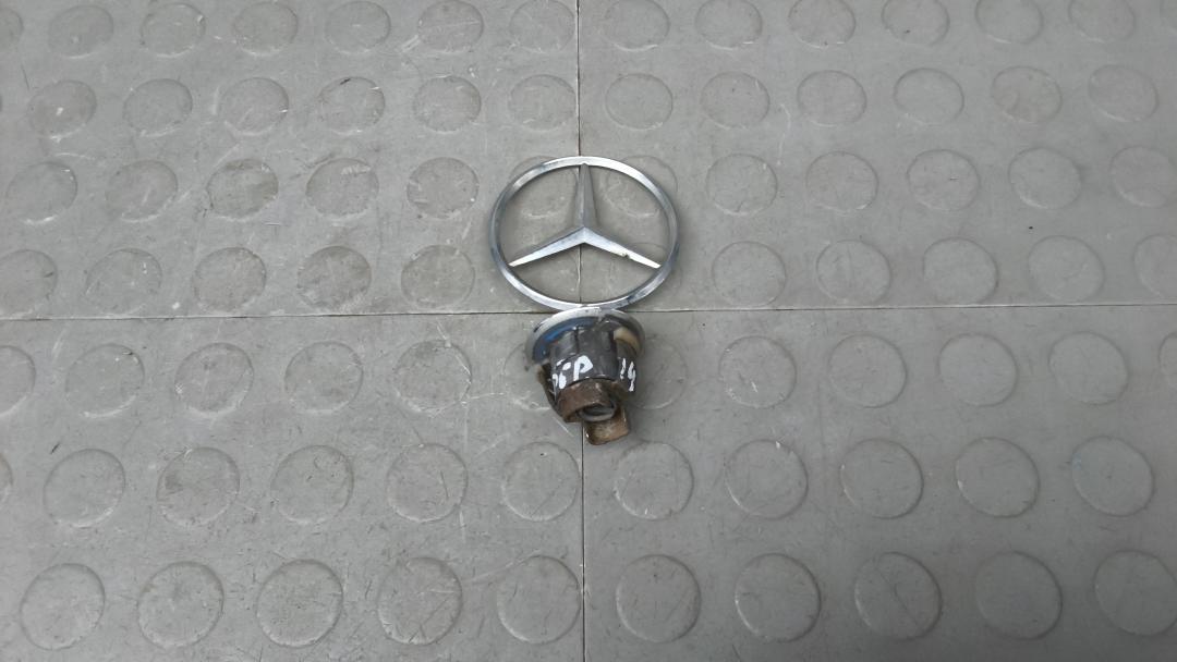 Значок на капот Mercedes-Benz E-Класс 2013, 2.2 л., D E220 CDI, дизель, МКПП, седан