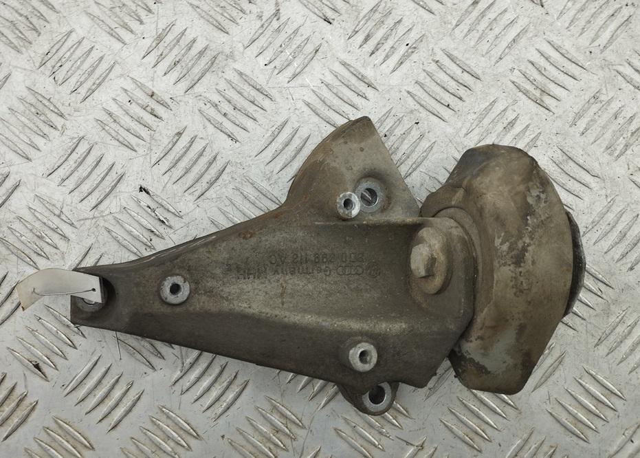 кронштейн КПП Audi A6 C5 1998, 2.8 л., бензин, АКПП, серый, универсал, 8D0399113AC - фото №1