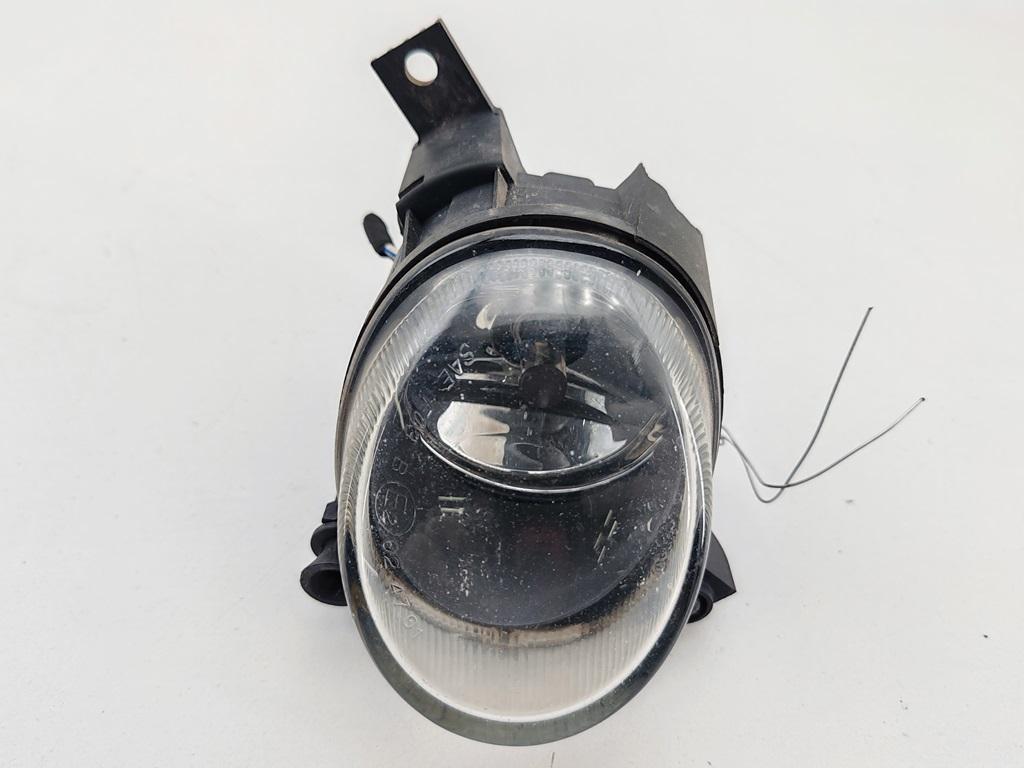 фара противотуманная правая Audi A4 B7 2005, 2.0 л., дизель, МКПП, чёрный, универсал, 89210614 - фото №1