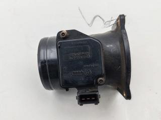 Расходомер (измеритель потока воздуха) Audi A4 B5 1998, 1.8 л., бензин, МКПП, зелёный, универсал, 058133471