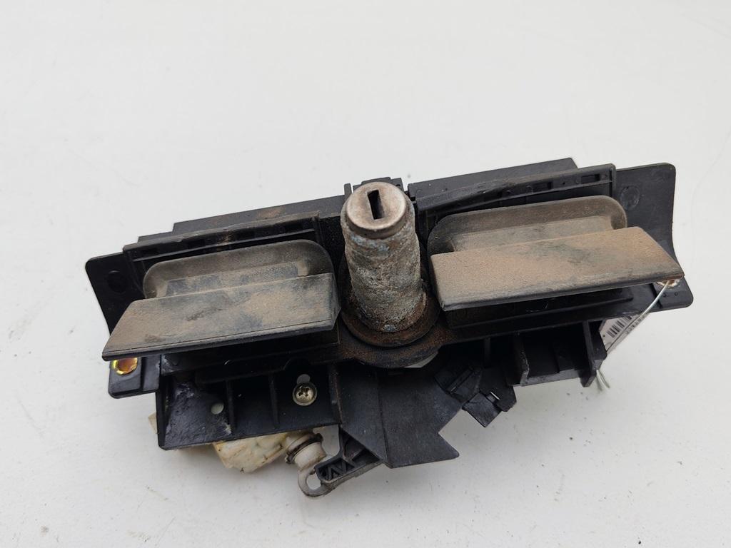 ручка крышки багажника Audi A6 C5 1998, серый, универсал, 4B0827565H - фото №1