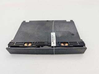 подстаканник Volkswagen Golf-4 2001, 1.6 л., бензин, МКПП, серый, универсал, 1J0858601D