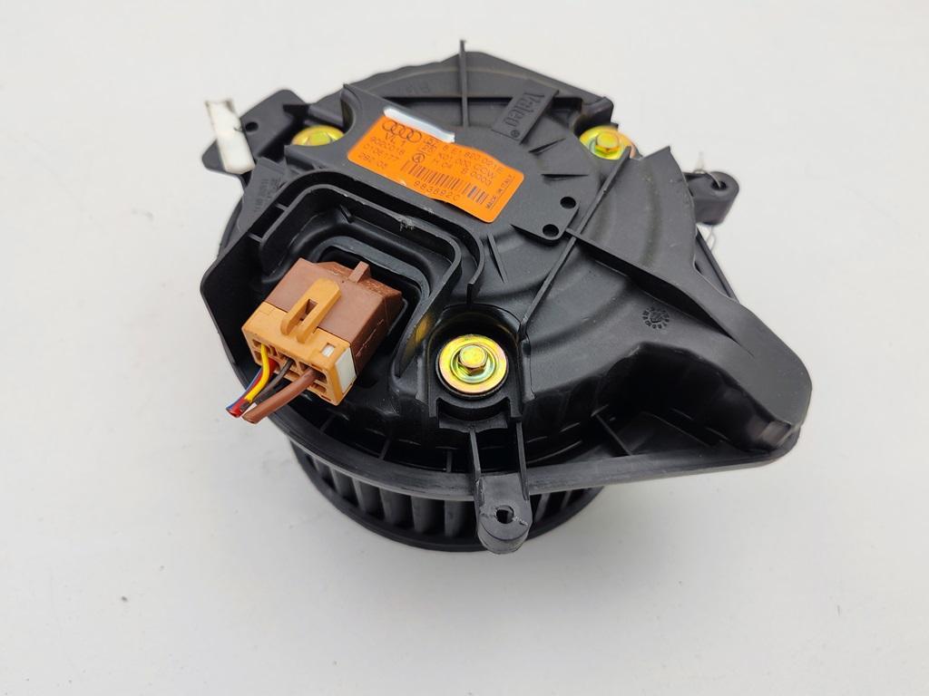 моторчик печки Audi A4 B7 2005, 2.0 л., дизель, МКПП, чёрный, универсал, 8E1820021E - фото №1