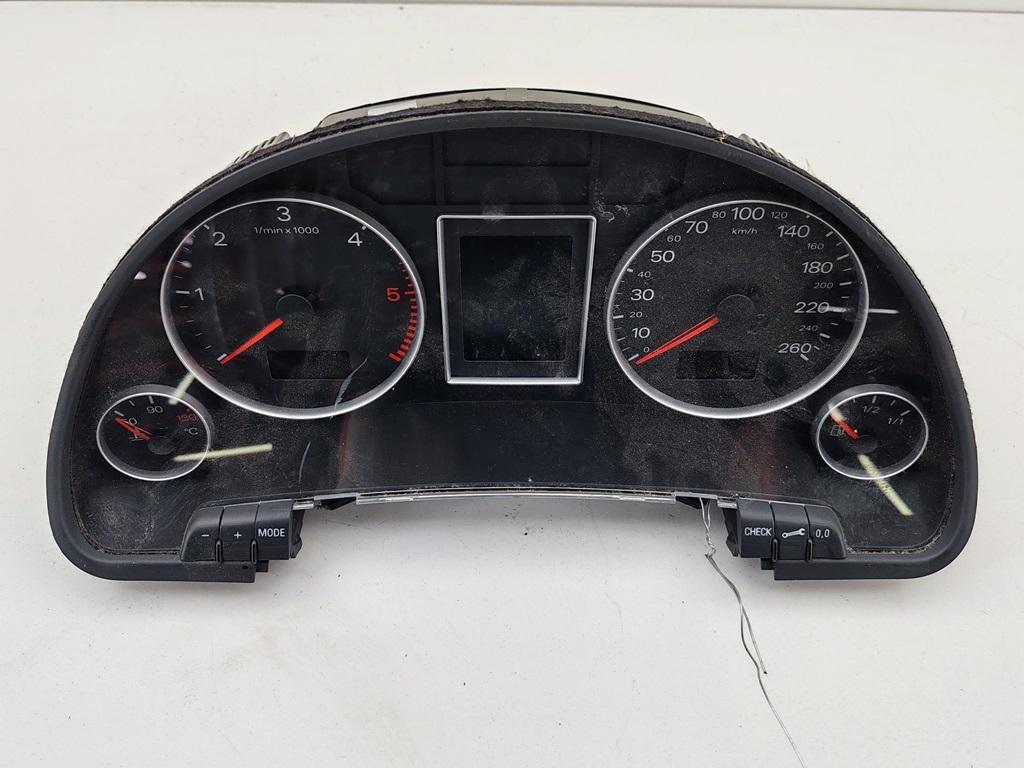 приборная панель Audi A4 B7 2005, 2.0 л., дизель, МКПП, чёрный, универсал, 8E0920901D - фото №1