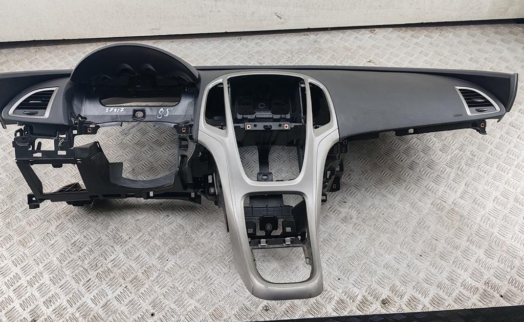 панель передняя салона (торпедо) Opel Astra J 2010, 1.4 л., бензин, МКПП, чёрный, хетчбэк 5 дв., 13301067 - фото №1