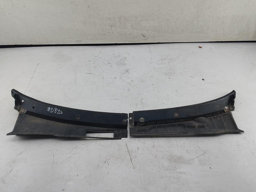 дождевик Volkswagen Golf-3 1993, 1.8 л., бензин, АКПП, белый, хетчбэк 5 дв., 1H1819415B
