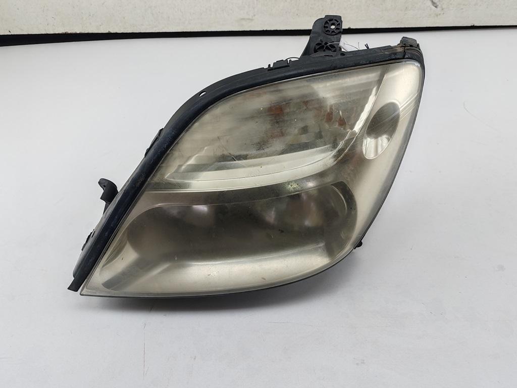 фара левая Renault Scenic I 2002, 1.6 л., бензин, АКПП, серый, минивэн, 7700432098 - фото №1