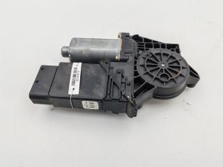моторчик стеклоподъемника передний левый Volkswagen Passat B5+ (GP) 2001, 1.9 л., МКПП, универсал, 0130821695