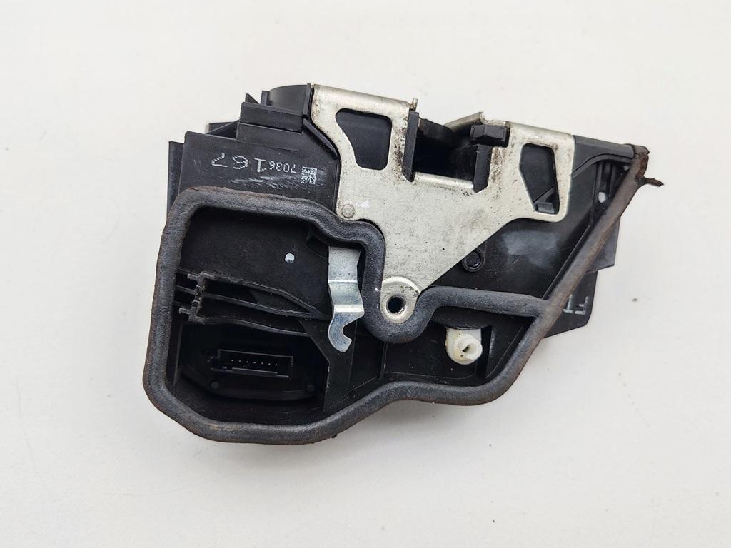 замок двери передней левой BMW X3 E83 2004, 2.5 л., бензин, МКПП, серый, внедорожник 5 дв., 7036167 - фото №1