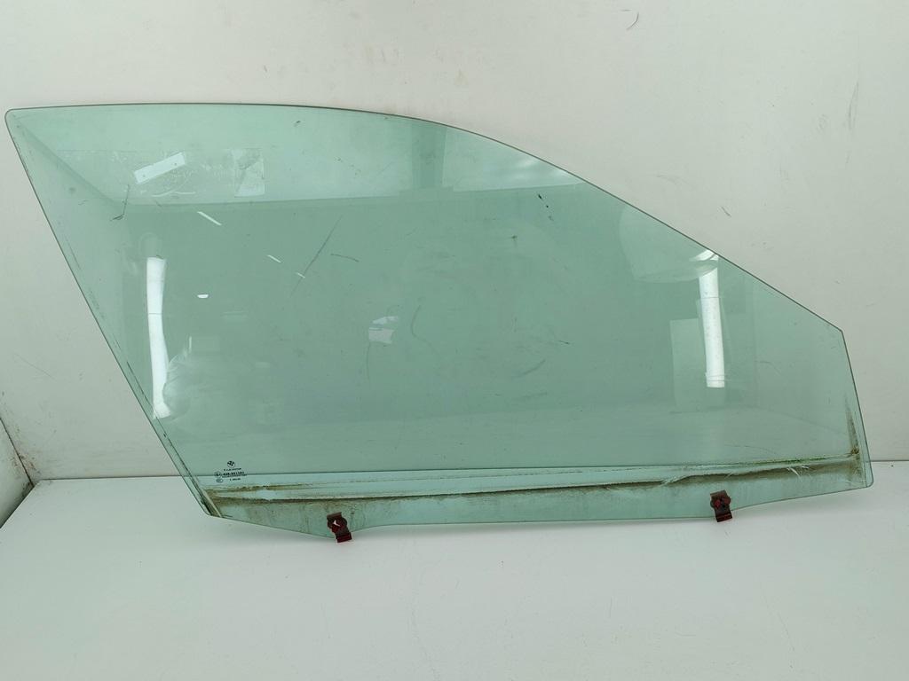 стекло двери передней правой BMW 3 E46 2003, 2.0 л., бензин, МКПП, серый, универсал - фото №1