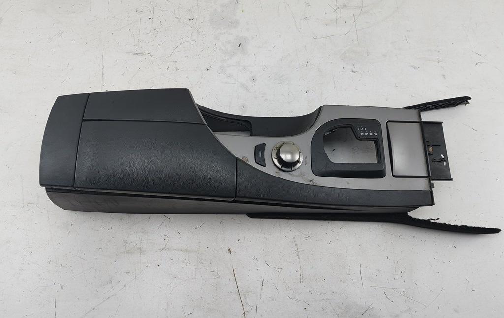 консоль салона (центральная часть) BMW 5 E60/E61 2004, 2.5 л., дизель, АКПП, серый, универсал, 7034086 - фото №1