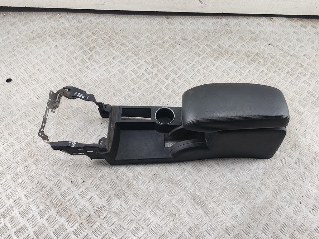 подлокотник Ford Mondeo III 2004, 1.8 л., бензин, МКПП, серый, универсал, 4S7XAO45855BBW - фото №1