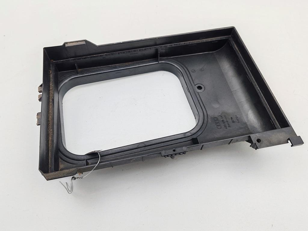 корпус салонного фильтра Audi A6 C5 1997, 2.4 л., бензин, МКПП, серый, седан, 4B1819441A