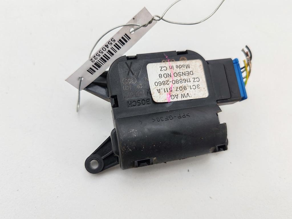 моторчик заслонки печки Volkswagen Passat B6 2009, 1.8 л., бензин, МКПП, чёрный, универсал, 3C0907511A - фото №1