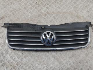 решетка радиатора Volkswagen Passat B5 [рестайлинг] 2002, серый, универсал, 3B0853651L
