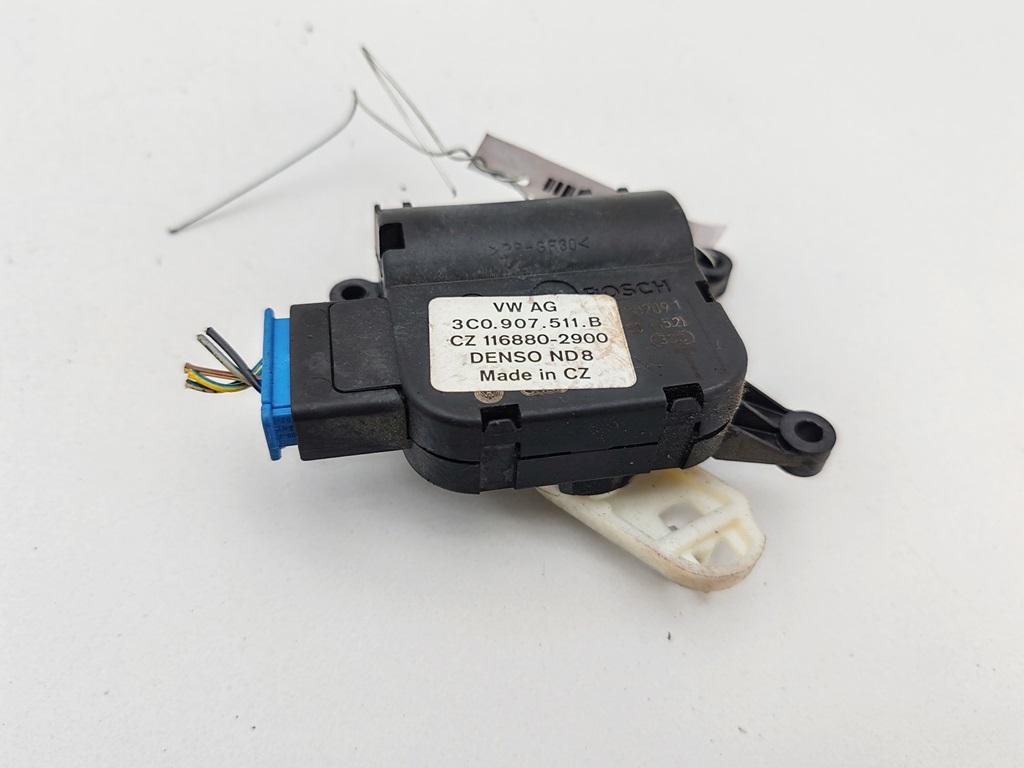 моторчик заслонки печки Volkswagen Passat B6 2009, 1.8 л., бензин, МКПП, чёрный, универсал, 3C0907511B - фото №1