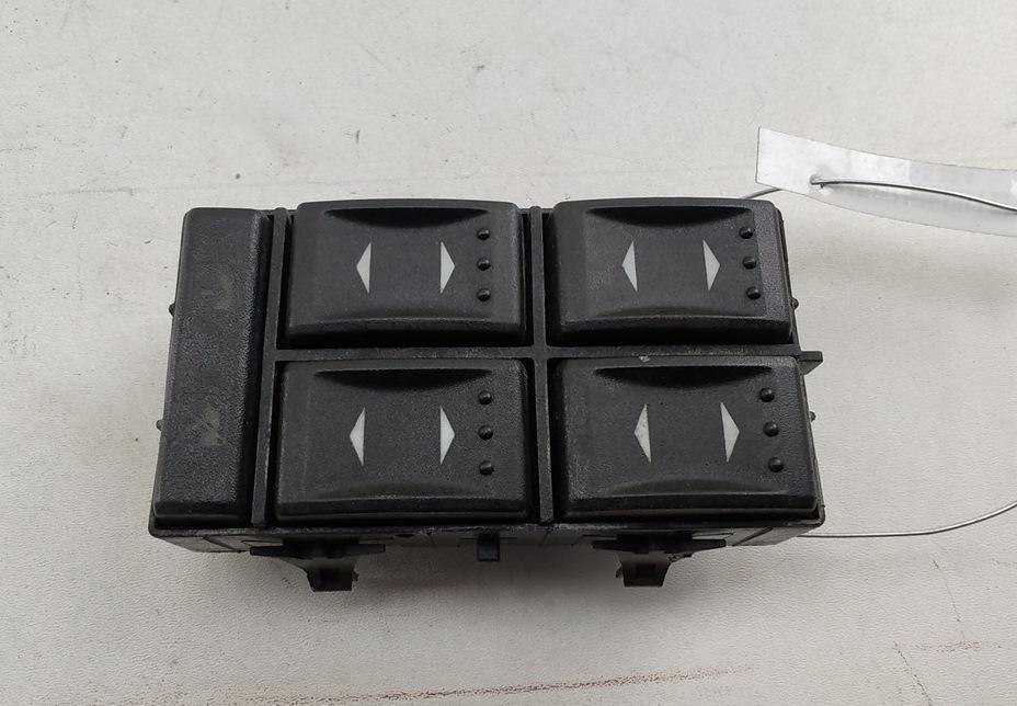 блок управления стеклоподъемниками Ford Mondeo III 2004, 1.8 л., бензин, МКПП, серый, универсал, 3S7T14A132BA - фото №1