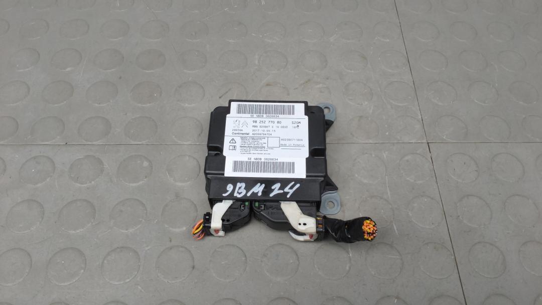 блок AirBag Citroen C3 AirCross 2018, 1.2 л., бензин, МКПП, внедорожник 5 дв., 9825277080