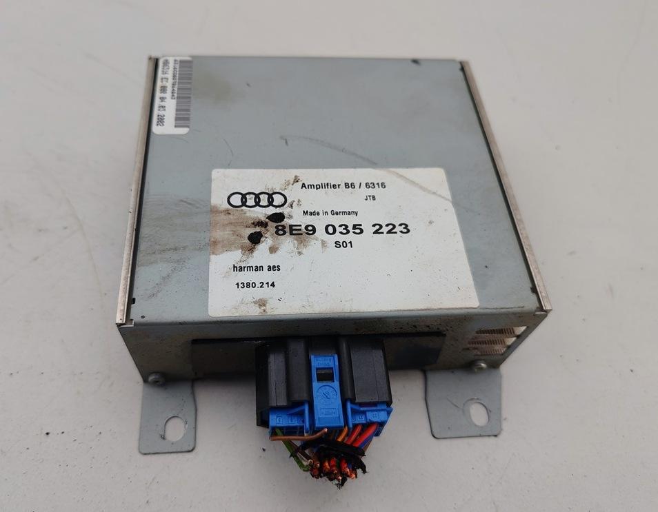 усилитель музыкальный Audi A4 B6 2002, 2.0 л., бензин, МКПП, серый, универсал, 8E935223 - фото №1
