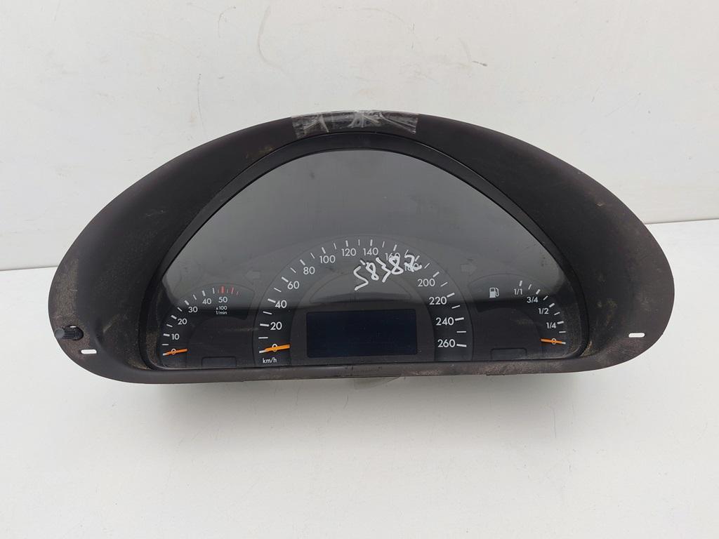 приборная панель Mercedes-Benz C W203 2003, 2.2 л., дизель, МКПП, серый, седан, 2035403047 - фото №1