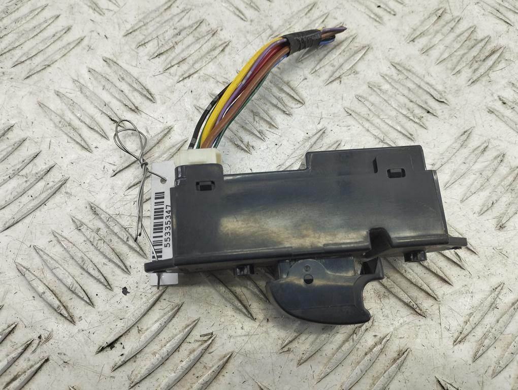 кнопка стеклоподъемника заднего правого Peugeot 4007 2008, 2.2 л., дизель, МКПП, серый, внедорожник 5 дв., 8608A062