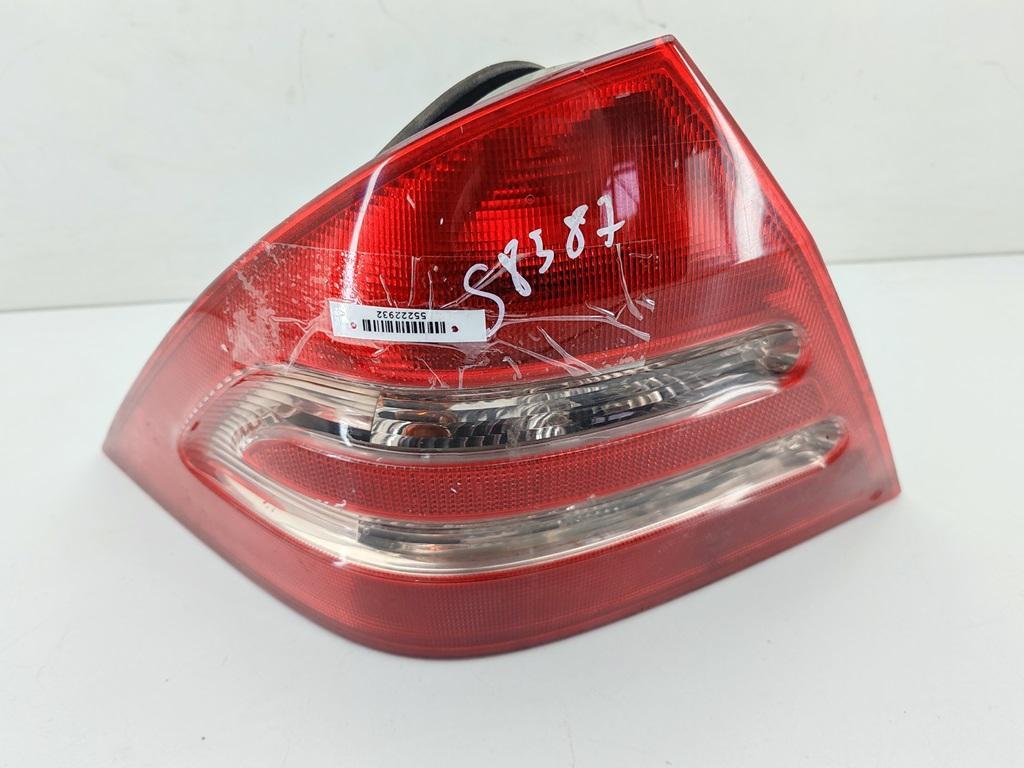 фонарь задний левый Mercedes-Benz C W203 2003, 2.2 л., дизель, МКПП, серый, седан, 2038200164 - фото №1