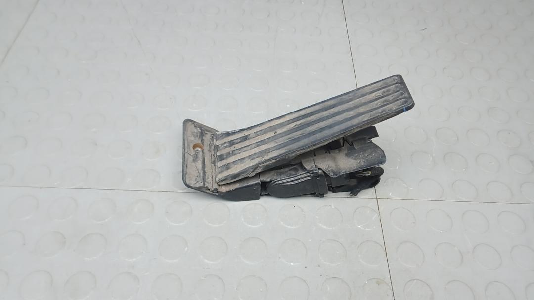 педаль BMW i3 2014, электро, АКПП, хетчбэк 5 дв.