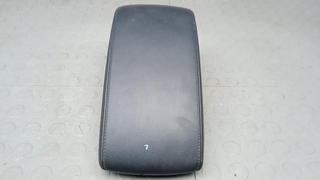 крышка подлокотника Suzuki SX4 2013, 1.6 л., бензин, АКПП, хетчбэк 5 дв.