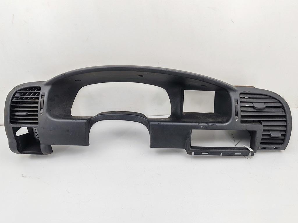 Рамка (обрамление) щитка приборов Opel Zafira A 2004, 2.2 л., дизель, МКПП, чёрный, минивэн, 90590707 - фото №1