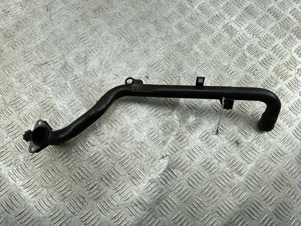 трубка охлаждающей жидкости Audi A4 B5 1998, 1.8 л., бензин, МКПП, 058121071J - фото №1