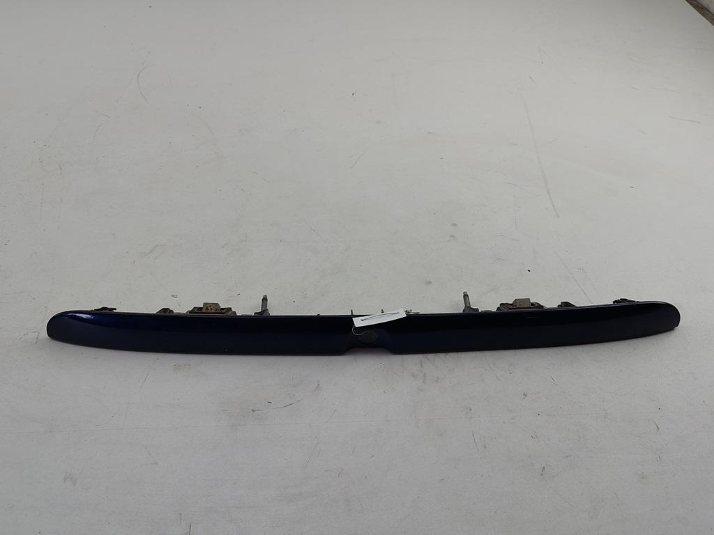 накладка подсветки номера Audi A4 B5 1997, 1.9 л., дизель, МКПП, синий, универсал, 8D9827574 - фото №1