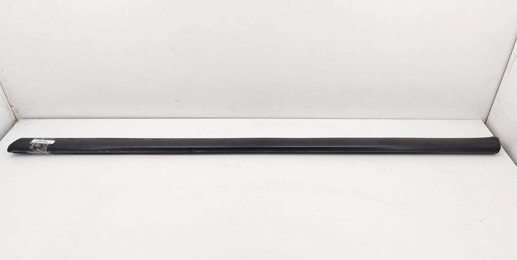 молдинг двери передней правой Audi A8 D2 2002, 4.2 л., бензин, АКПП, чёрный, седан - фото №1