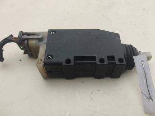 активатор (привод) замка двери Opel Omega B 1996, 2.0 л., бензин, МКПП, зелёный, универсал, 90493702