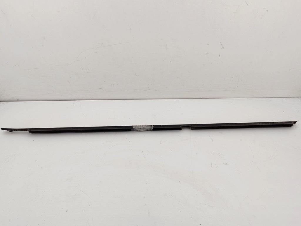 Молдинг стекла двери наружный Renault Scenic I 2001, 1.8 л., бензин, МКПП, синий, минивэн - фото №1